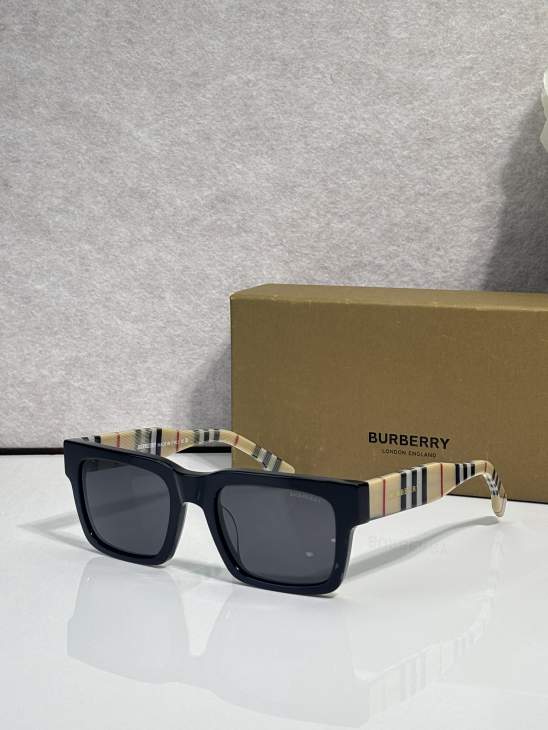 Picture of Burberry Sunglasses _SKUfw79761529fw